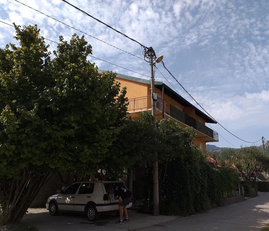 Apartments Mirkovic 采蒂涅 外观 照片